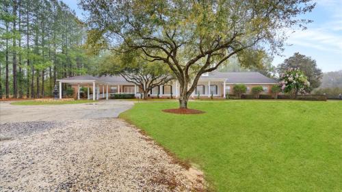 Grand Bay Apartment | Tranquil 1 BR Studio in Grand Bay - Oak & Fountain