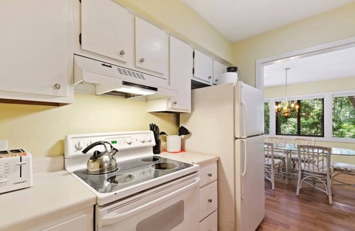 Sea Pines Villa | Tranquil 2BR Retreat with Scenic Lagoon Views