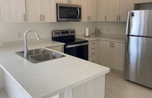 Wasaga Beach House | Tranquil 3 Bedroom Bungalow close to Wasaga Beach