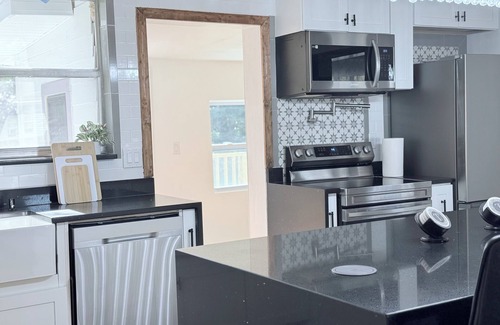 Sanford House | Tranquil 3-bedroom house in Sanford with AC, WiFi
