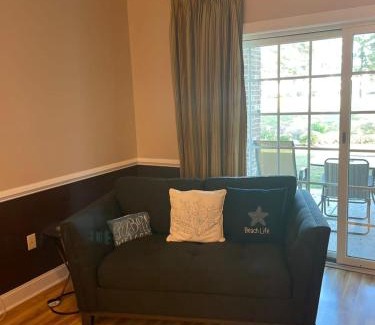 Central Myrtle Beach Apartment | Tranquil 3BR Condo in Magnolia Pointe near Myrtlewood Golf Resort