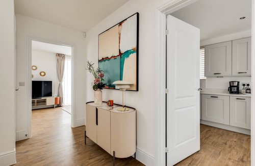 Oxford House | Tranquil 4-Bed Oasis Modern & Chic