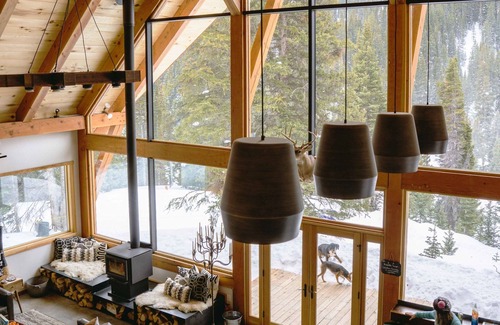 Front Royal Cabin | Tranquil 4-bedroom lodge in Front Royal with AC, WiFi