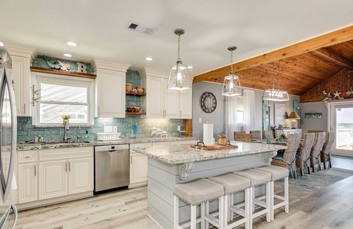 Freeport House | Tranquil beach home with amazing water views, fast WiFi, furnished deck & AC