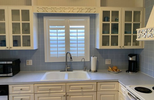 Bay Esplanade Cottage | TRANQUIL COTTAGE 1 BLOCK FROM CLEARWATER BEACH