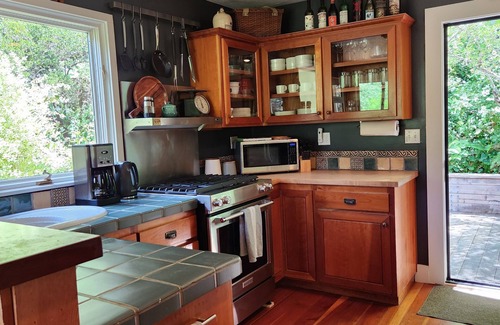 Guerneville Cabin | Tranquil cottage nestled among trees, Guerneville