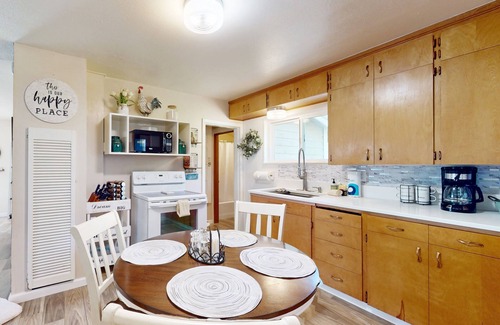 Fox Island House | Tranquil cottage with mountain view, fast WiFi & W/D - walk to waterfront