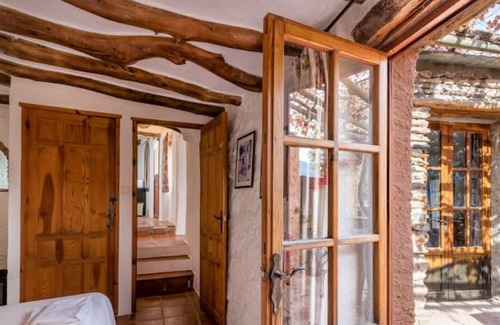 Orgiva Cottage | Tranquil country cottage ideal for exploring traditional Andalucia.