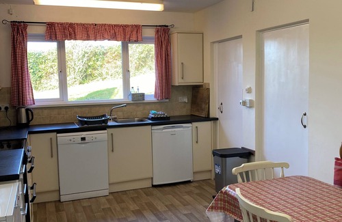Hope-Cove House | Tranquil family home on large plot, pet friendly, 15 min walk to Hope Cove