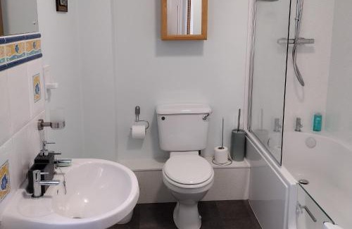 Billingsley Apartment | Tranquil Farlow Retreat Sleeps 4 with Parking