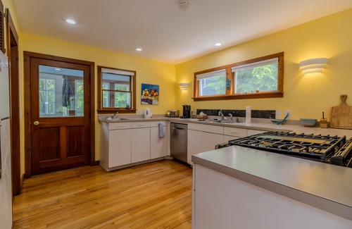 Empire House | Tranquil Getaway Near Sleeping Bear Dunes – Relax & Recharge in Empire, MI
