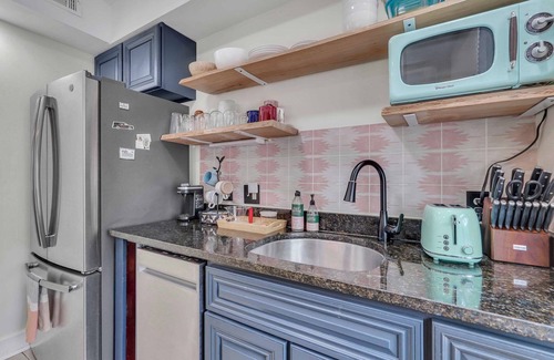 Eastside Condo | Tranquil Haven by Forsythn7 minutes walk to Forsyth Park w/deck and pool!