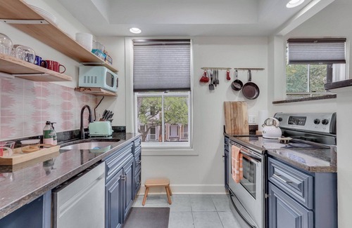 Eastside Condo | Tranquil Haven by Forsythn7 minutes walk to Forsyth Park w/deck and pool!