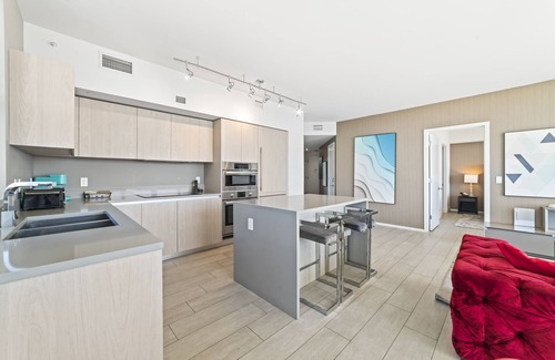 Hollywood South Central Beach Condo | Tranquil Haven: Spacious 3BR/2.5BA Condo Retreat