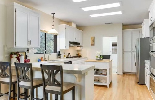 Healdsburg House | Tranquil Healdsburg Escape | Near Wineries & Plaza