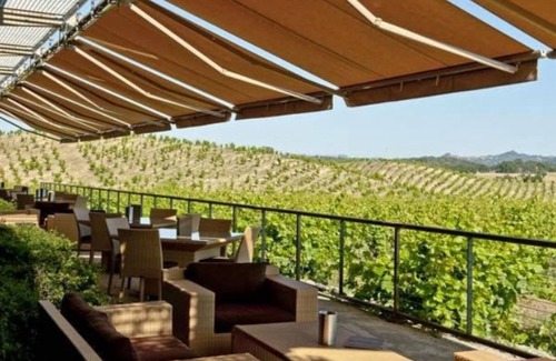 Healdsburg House | Tranquil Healdsburg Escape | Near Wineries & Plaza