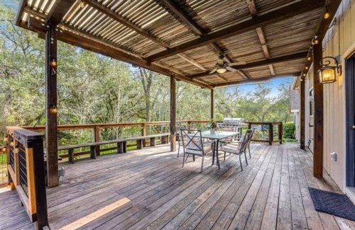 Healdsburg House | Tranquil Healdsburg Escape | Near Wineries & Plaza