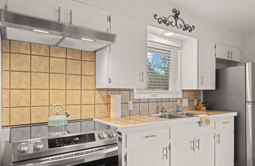Ingram House | Tranquil Hill Country Getaway -River Access, Pet-Friendly