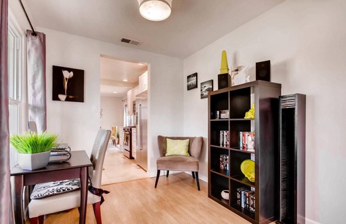 Townsite House | Tranquil Hip Indoor/Oudoor Living. Just Blocks from Sand.