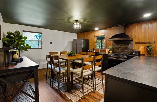 South Bloomingville Cabin | Tranquil Hocking Hills Cabin For 8: Hot Tub, Games