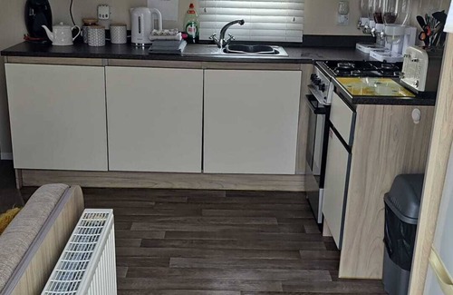 Ingoldmells Cabin | Tranquil Holiday Home Skegness