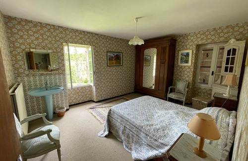 Roquecor House | Tranquil Lakeside Cottage in the French Countryside