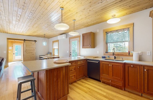Northeast Somerset House | Tranquil Lakefront Retreat with Breathtaking Views and Cozy Firepit