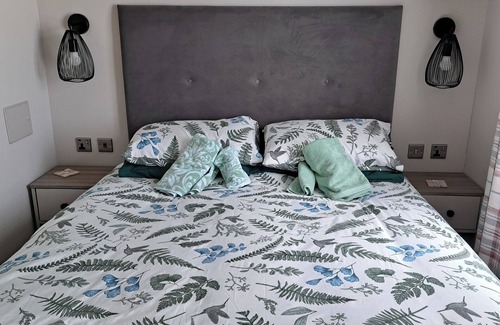 Paignton Cabin | Tranquil Lodge Retreat in Paignton