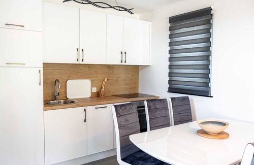 Terme Catez House | Tranquil Luxe Thermal Escape Mobile Home - Classic Mobile Home with Terrace