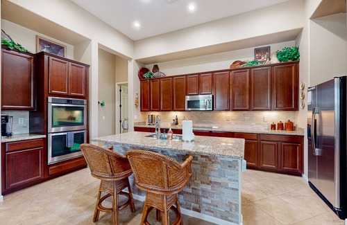 Goodyear House | Tranquil Oasis: Luxurious Living in 55+ Gated Community-30 night stays