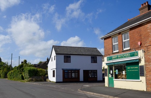 New Forest District House | Tranquil, relaxing Rushcroft Farm is in the beautiful New Forest National Park