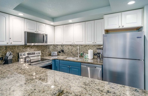 Kihei Condo | Tranquil Retreat: Kamaole Sands 7-105, 1BR Condo Steps from the Beach, Split AC!