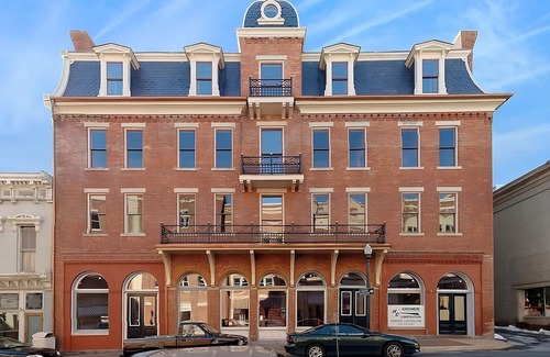 Staunton House | Tranquil Retreat Near Historic Downtown | Indoor Swimming Pool