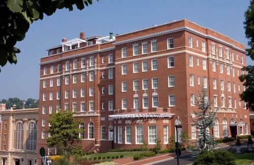 Staunton House | Tranquil Retreat Near Historic Downtown | Indoor Swimming Pool