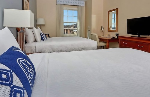 Staunton House | Tranquil Retreat Near Historic Downtown | Indoor Swimming Pool