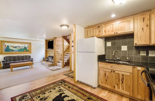 Larimer County House | Tranquil Stream Cabin; quaint Estes Park cabin!