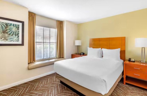 Las Vegas Hotel | Tranquil Suite w/Balcony & Pool Access, Ideal for Relaxation After Vegas Nights