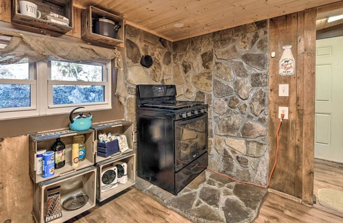 Sylva Cabin | Tranquil Sylva Retreat w/ BBQ Grill & Deck