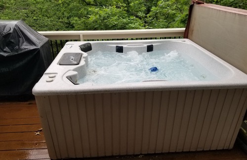 Osage Beach House | "Tranquil Timbers" at Tan Tar A with Hot Tub!