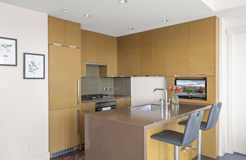 Victoria Condo | Tranquil Victoria Harbour Condo