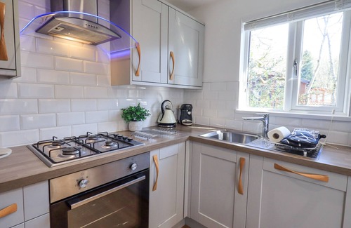 Windermere Cottage | TRANQUIL WATERS, family friendly, with a garden in Windermere