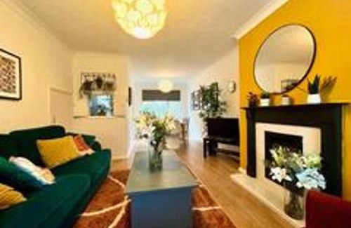 Reigate House | Tranquil Woodcrest Retreat