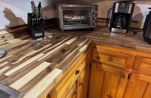 Pelsor Cabin | Tranquil Woods Getaway/130 Acres/3BR