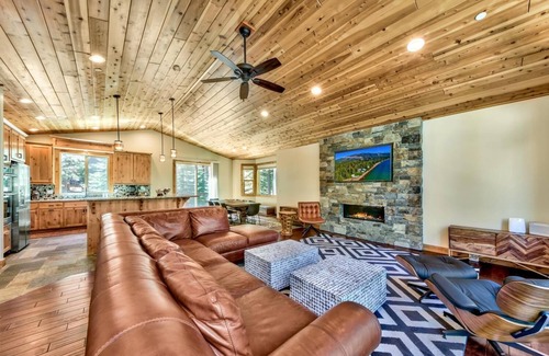 Country Club Estates Ski Chalet | Tranquility in the Trees - Hot Tub, Projection TV Theater and Air Hockey