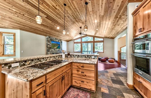 Country Club Estates Ski Chalet | Tranquility in the Trees - Hot Tub, Projection TV Theater and Air Hockey