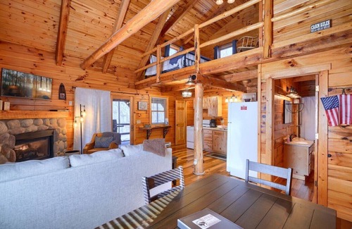 Logan Cabin | Tranquility Ridge | Hocking Hills