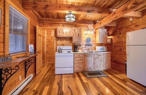 Logan Cabin | Tranquility Ridge | Hocking Hills
