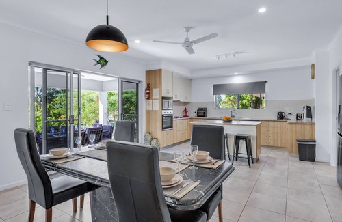 Hideaway Bay House | Tranquillity by the Sea