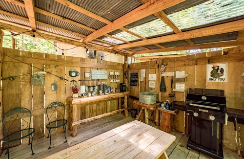 Sevierville RV Rental | Travel&Leisure mag top Glamping luxury t2