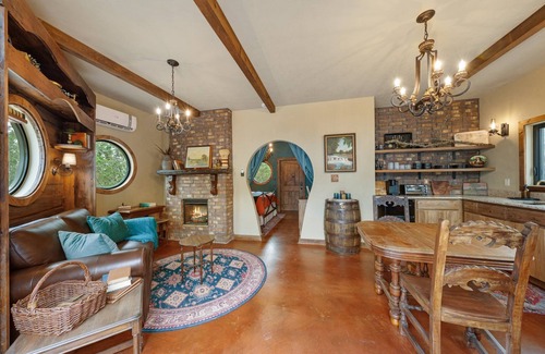 Fredericksburg Cabin | Traveler